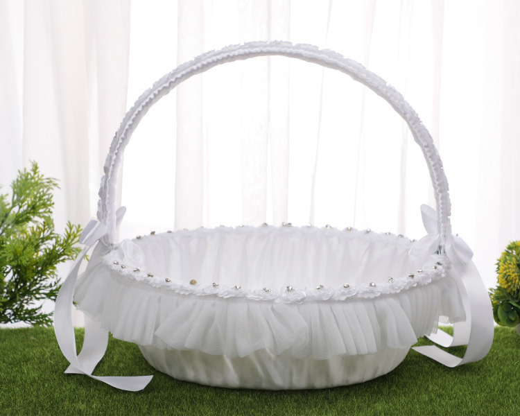 Wedding products, wedding products, wedding products, wedding products, wedding products, Western-style bamboo woven large flower baskets, Chinese wedding props, flower girls, bridesmaids scattering flowers, lace trim baskets, wedding supplies detail image 3