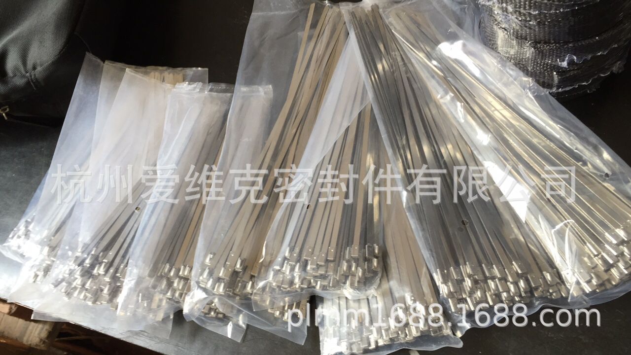 DE530F1E3F3D8C55F218A5752F9A98