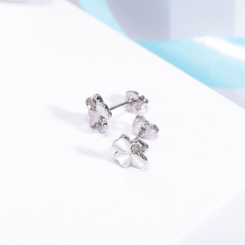 Korean version of rose gold four-leaf clover earrings for female students, celebrity earrings, diamond-set four-leaf clover earrings, simple jewelry