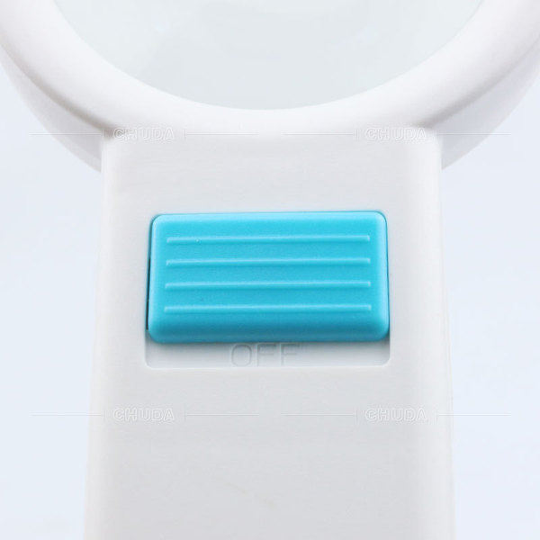 Magnifying glass with light