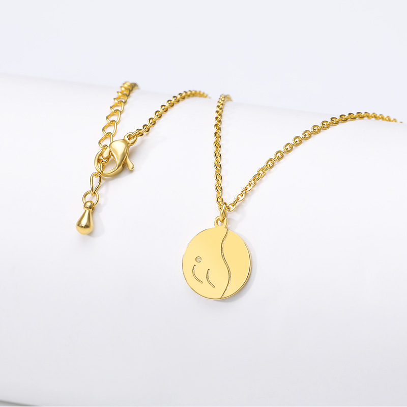 European And American Personality Round Pendant Gold-plated 18k Clavicle Necklace display picture 2