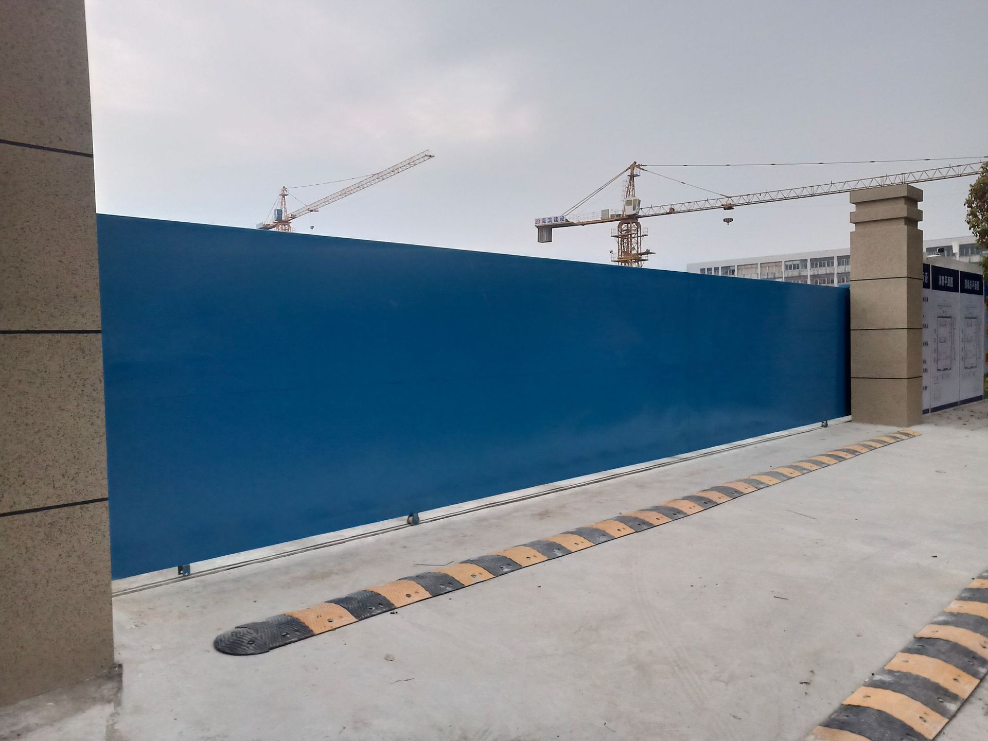 一入工地门图片,上海建工工地大门图片,建筑工文明工地大门_大山谷图库