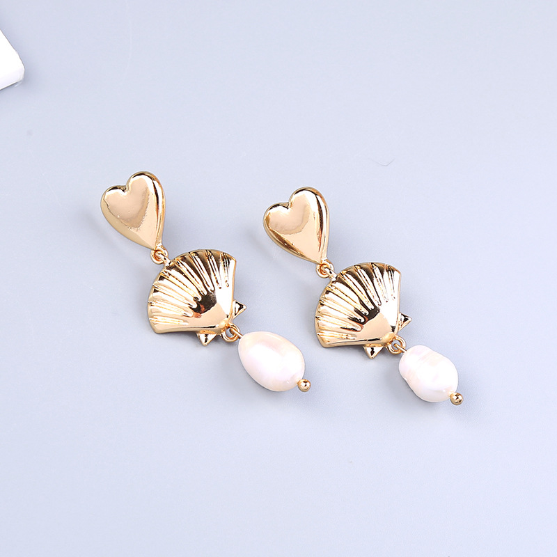 Simple Heart-shaped Earrings S925 Silver Earrings New Shell Pearl Earrings display picture 5