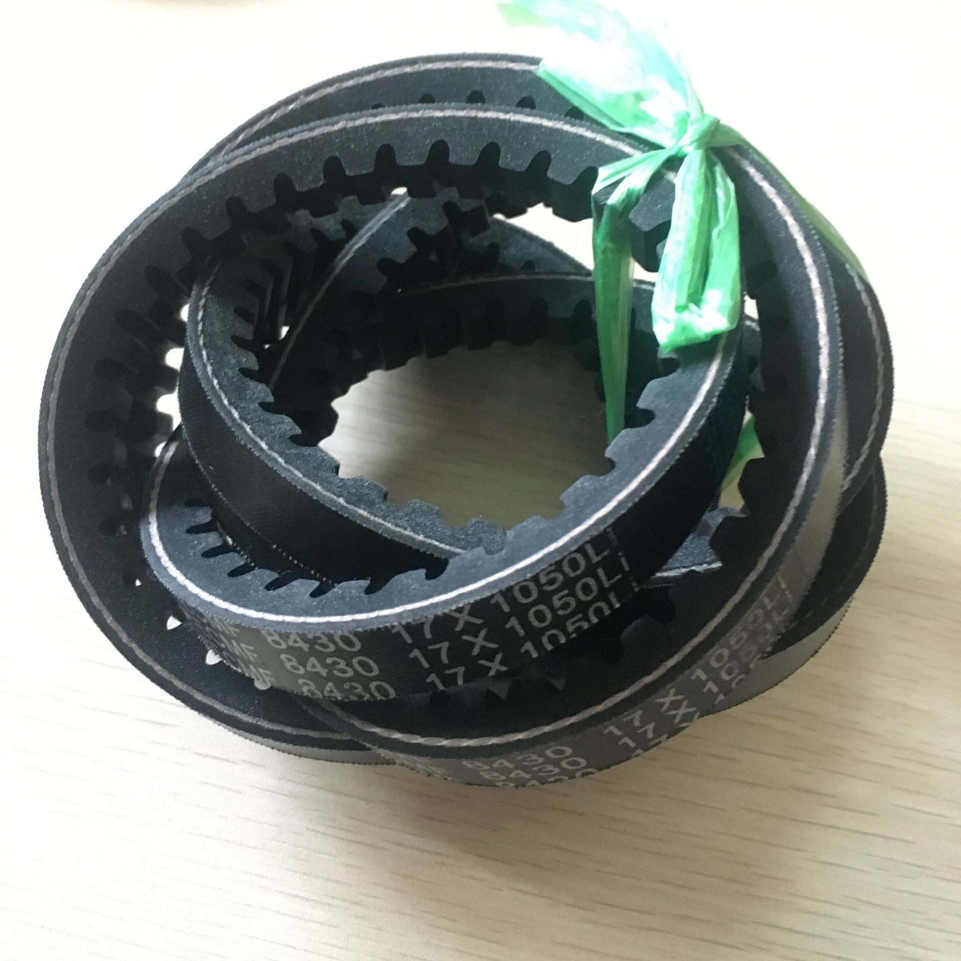 出售日ZAX200-6空调皮带8420住友120挖掘机配件17x1030Li传动带