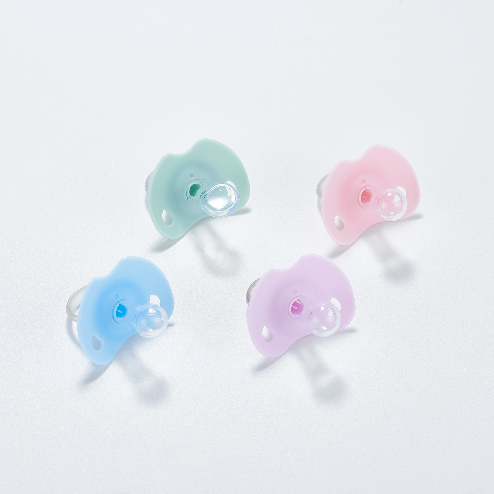 婴儿硅胶安抚奶嘴 带盖蝶形圆头扁头安睡奶嘴咬咬乐奶嘴厂家批发