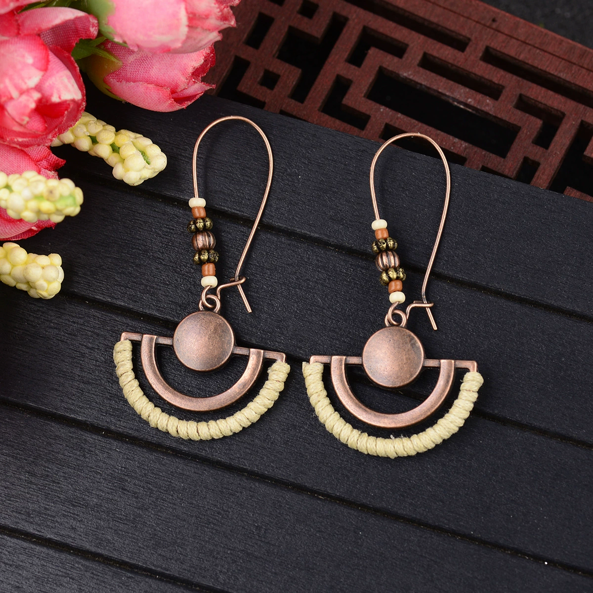 handmade этнические висячие серьги, сплав и хлопковый шнур, 5.5 см