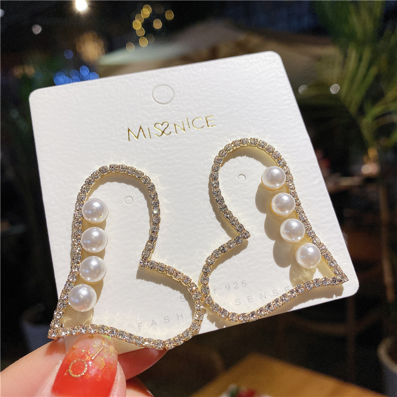 New Fashion Exaggerated Full Diamond Love Earrings display picture 11