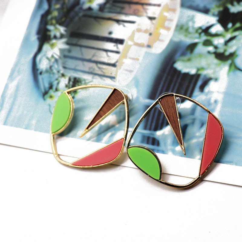 Fashion Earrings Round Hollow Resin Wooden Irregular Earrings Red Green Dotted Earrings display picture 5