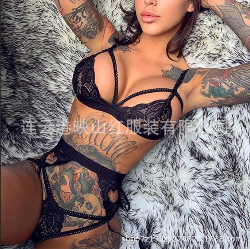 Comercio exterior pestañas de tres puntos europeos y americanos populares sexy cabestrillo de tres puntos traje de tres piezas hueco Liga lencería sexy