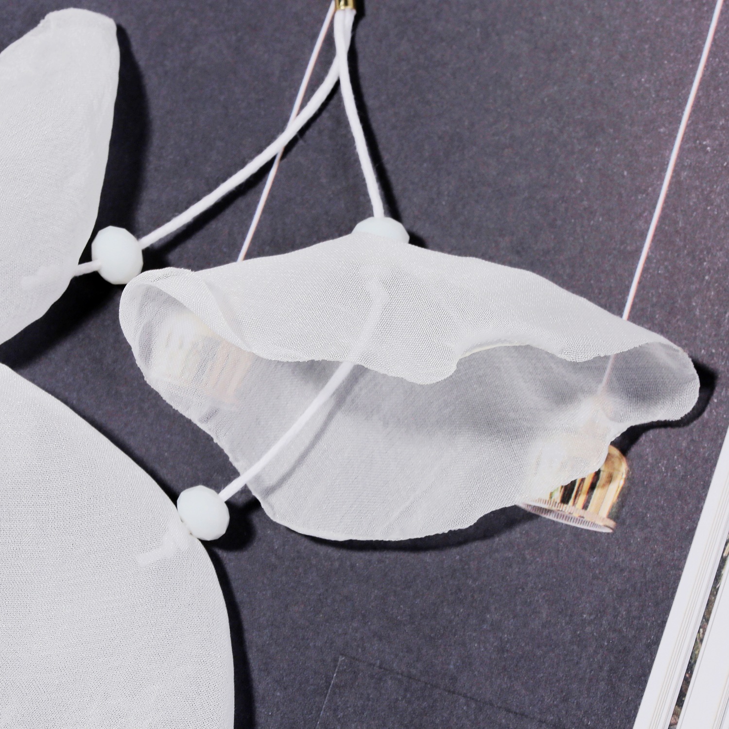 1 Pair Irregular Flower Ethnic Style Classic Style Artificial Crystal Drop Earrings display picture 8