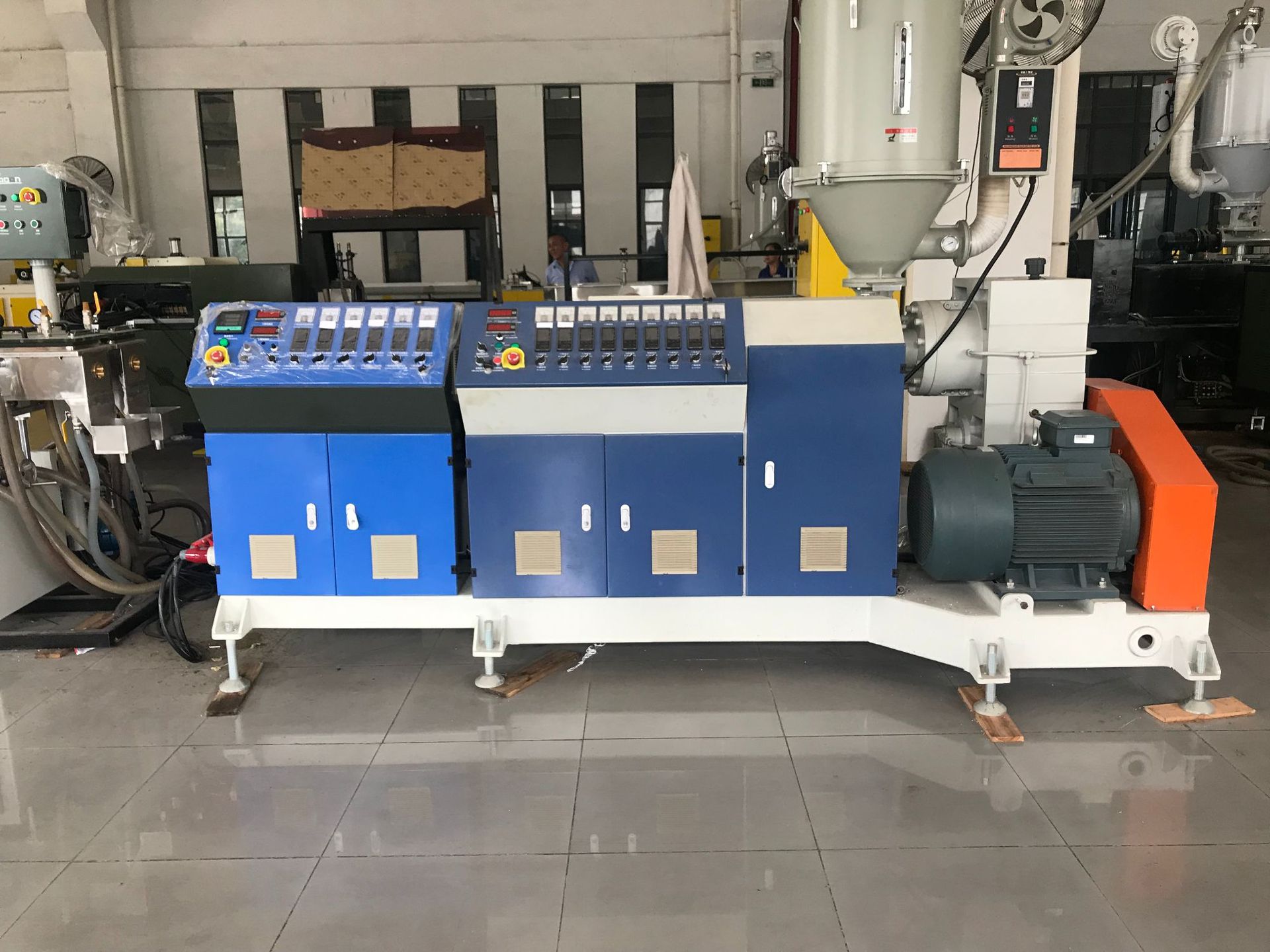 厂家直销PA尼龙挤出生产线；PA尼龙异型材押出机；尼龙12挤出设备