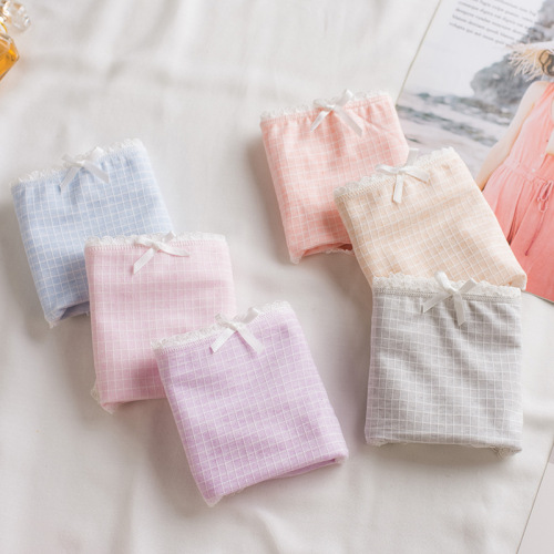 Korean version new checkered lace underwear for women students, refreshing and breathable, simple and comfortable, cute middle waist triangle pants, wholesale