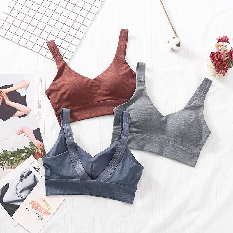 日本新款一片式无痕运动内衣时尚银丝肩带舒适透气春夏季睡眠文胸