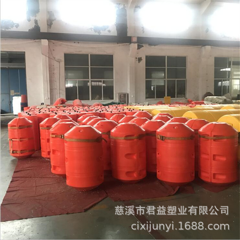 品质厂家按需制造拦污浮筒 水上工程滚塑浮筒 聚乙烯浮体