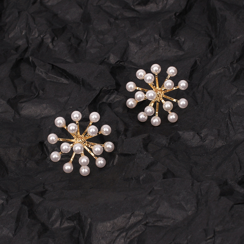 S925 Argent Aiguille Coréenne Simple Perle Fleur Boucles D&#39;oreilles Mode Gros Nihaojewelry display picture 4