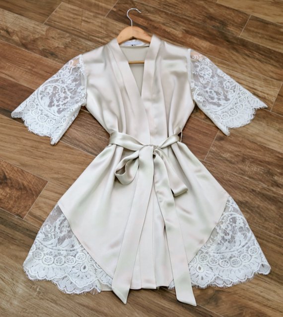 New Lace Cut Out Style Mid Sleeved Bathrobe Pajamas_voghion.com