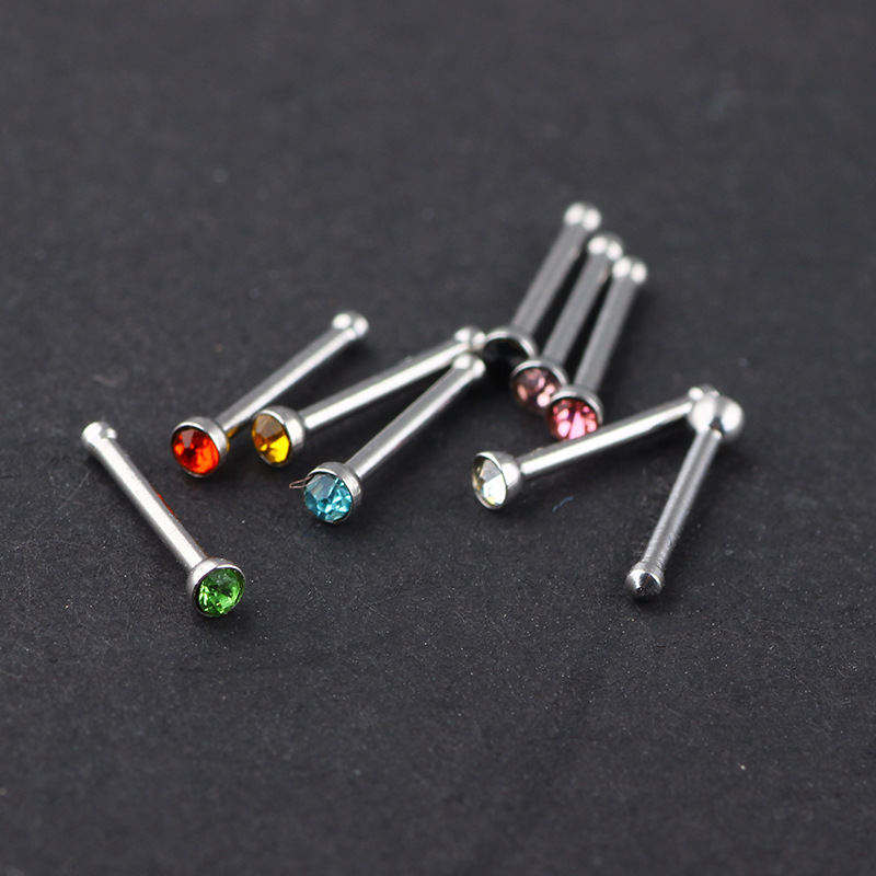 16G labret stud size and finish detail