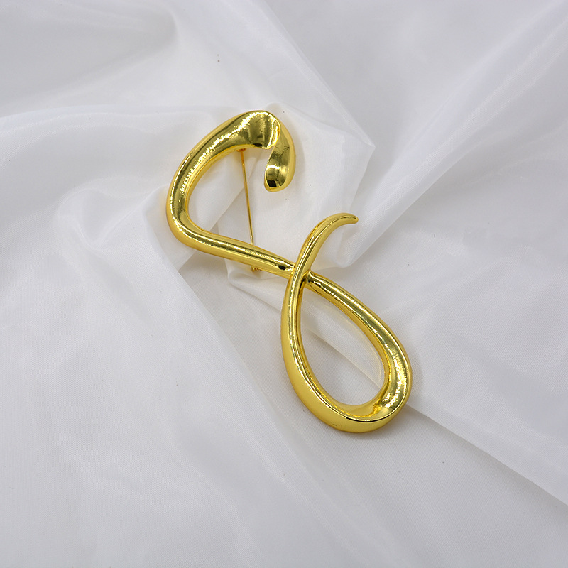 European And American Metal Exaggerated 8 Word Styling Brooch Female Simple Fashion Net Red Brooch display picture 6