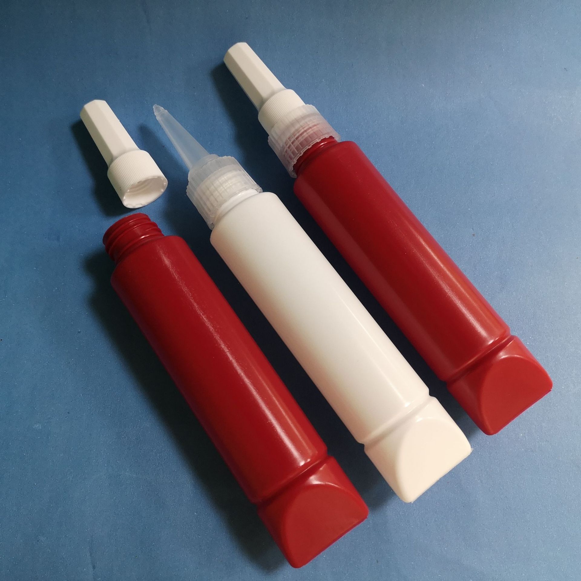 厌氧胶管螺丝胶瓶胶水瓶红胶管扁款胶水瓶塑料管50ML红胶管JB075