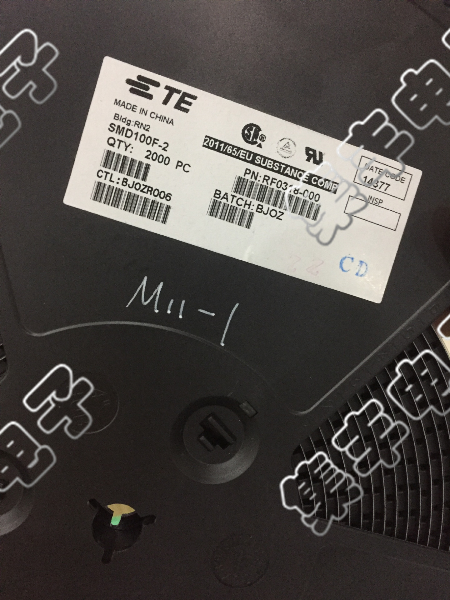 SMD100F-2 丝印:X100F 自恢复保险丝 TE/泰科 原装 实物拍摄