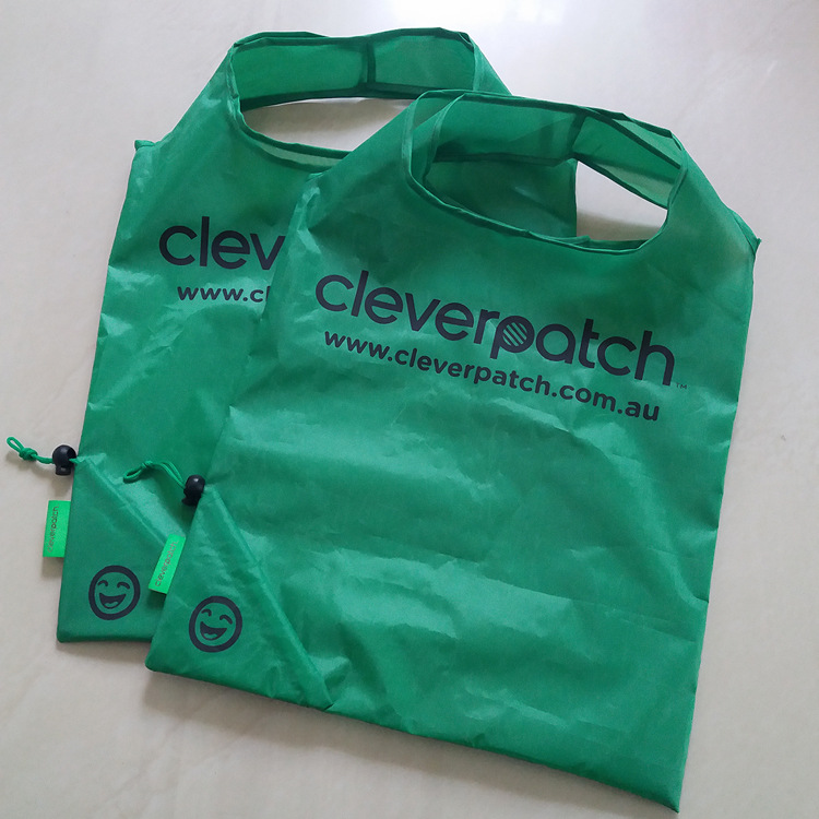 订制心形折叠购物袋 涤纶环保草莓购物袋 涤纶广告折叠袋手提袋