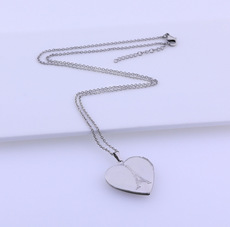 热卖饰品 原创手工可放照片吊坠心形雕花相盒项链不锈钢毛衣链