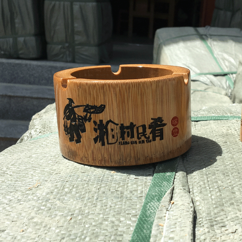 竹制笔筒