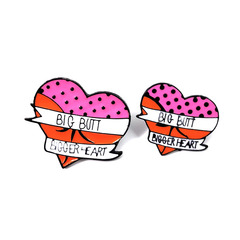 創意新款胸針設計BIG BUTT BIGGER HEART 心形翹臀bikini滴油胸針