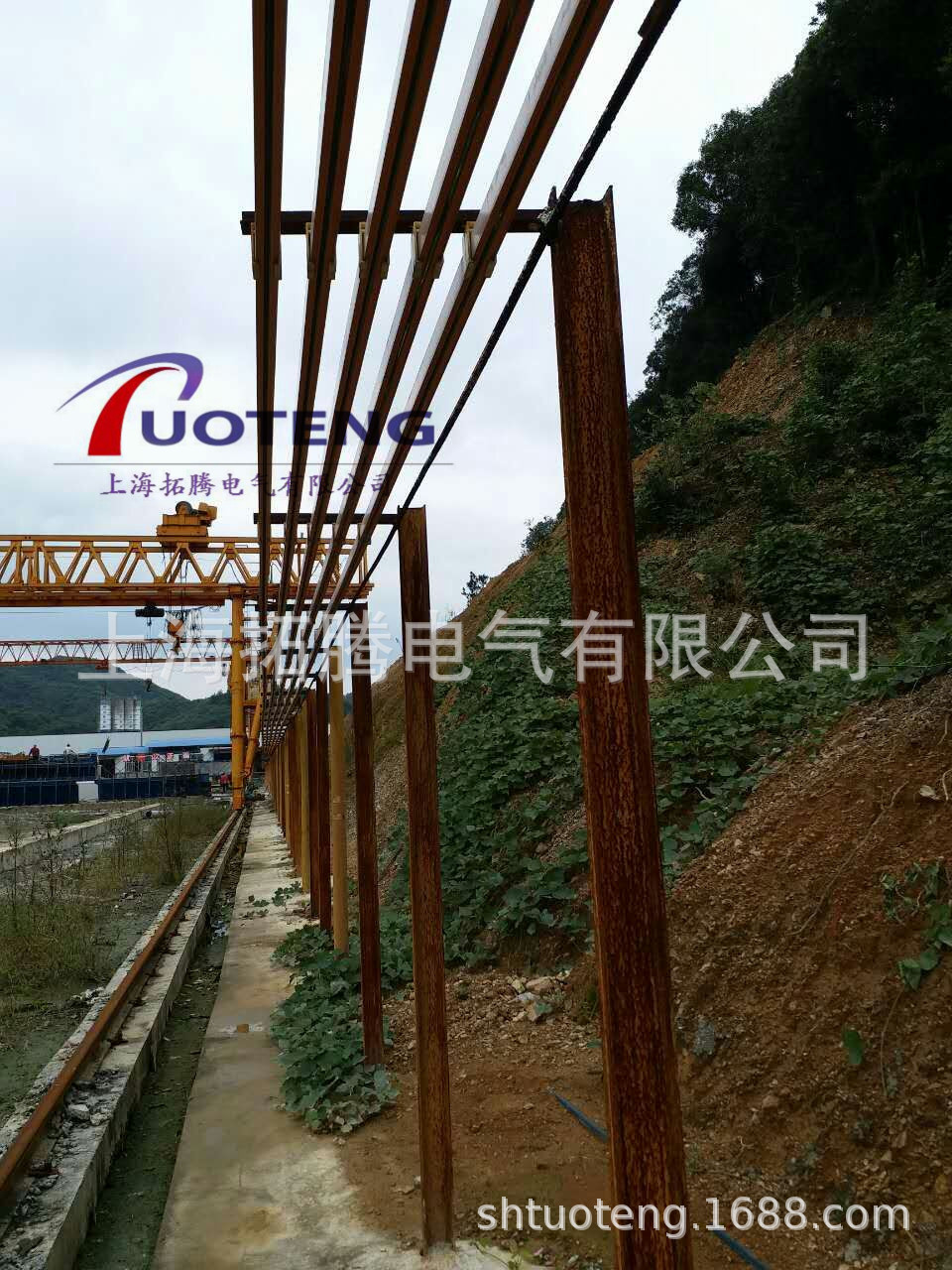 800AH型单极滑触线导电轨工业电源