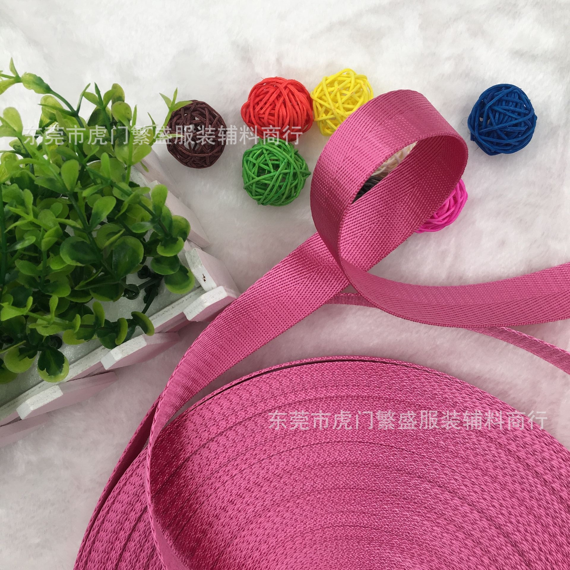 Pale Rose Red * 2cm herringbone thickness 1.1mm