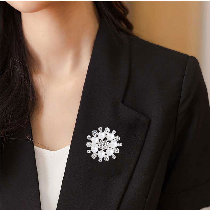 36g Weight Brooches Classification Holiday, Daily Occasion Alloy Material Flower Pattern Women's Gender Plating Design Elegant Style Elegant Pin Flower Alloy Plating Women's Brooches 29