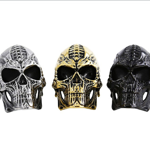Euro-American alien skull design—perfect for biker enthusiasts, this bold stainless steel-inspired punk-style avant-garde men's skull ring exudes edgy charisma.