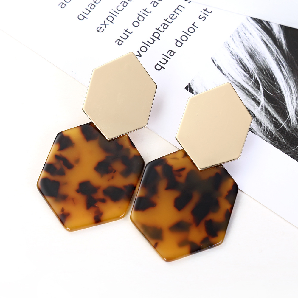 Vente Chaude Alliage Hexagonal Diamant Géométrique Acrylique Pendentif Boucles D&#39;oreilles En Gros Nihaojewelry display picture 9