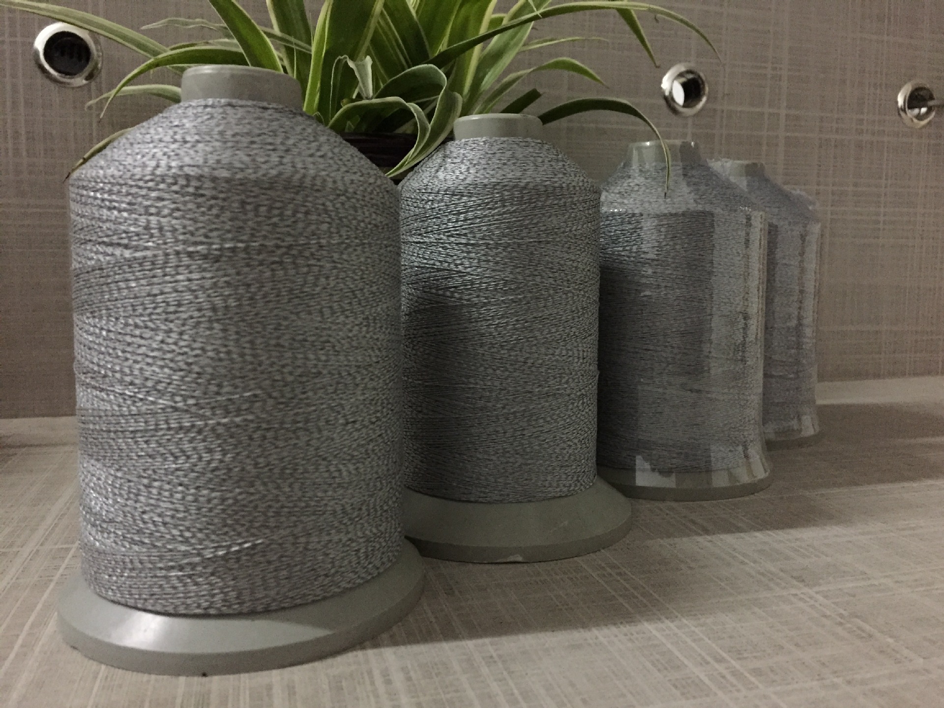 专业生产分切高亮双面0.5MM反光丝，反光线，反光纱