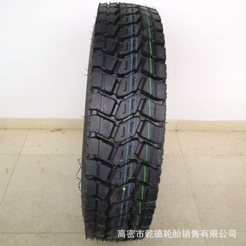 12.00r20轮胎厂家直销全新载重耐磨卡车客车轮胎子午线钢丝轮胎