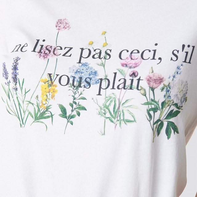 Short-sleeved T-shirts printed with letters of flowers 