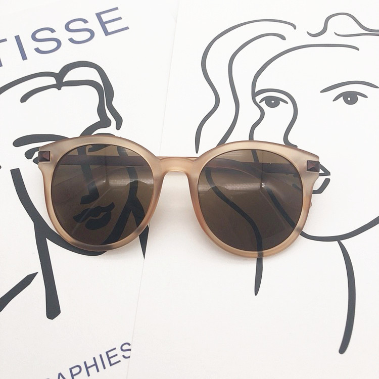 Nuevo coreano retro marrón té helado gafas de sol ins Pequeño Libro Rojo UV a prueba de gafas de sol fábrica suministro directo 3145