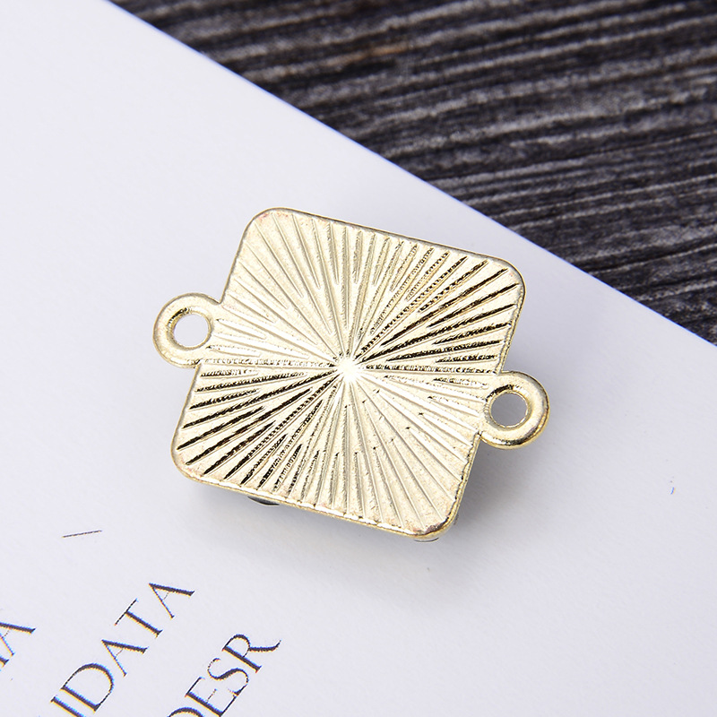 12g Weight Pendant Jewelry Making Type 16*20mm Jewelry Making Size DIY Jewelry Accessories Classification 5 PCS/Package Quantity Alloy Material Heart Shape Pattern Enamel Design Simple Style Style 5 PCS/Package 16*20mm Alloy Heart Shape Pendant 20