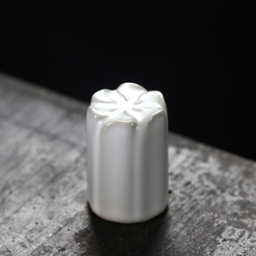 Open-piece Ru porcelain lid holder, ceramic white porcelain lid holder, iron kettle lid holder, Kung Fu tea ceremony tea set spare parts