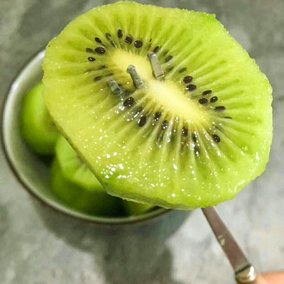 陕西周至徐香猕猴桃 新鲜时令水果 鲜甜多汁 产地现摘发货