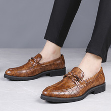 ƤЬ���n���{�~�y�߼y�����������b��ɫӢ���̄����e��Ьһ�_�ų�