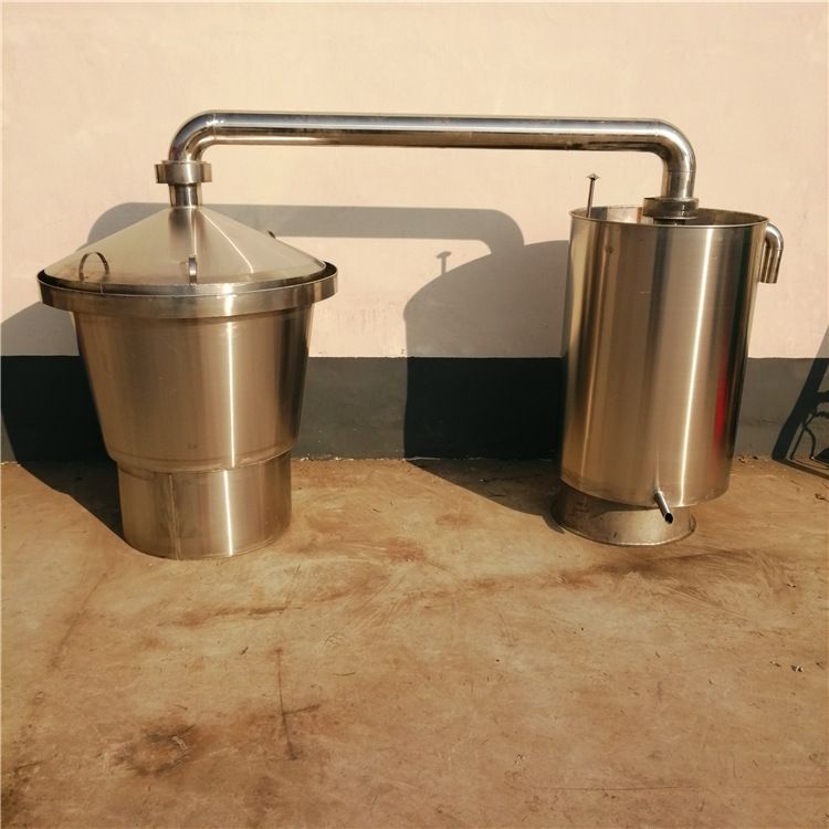 安徽定做不锈钢白酒蒸馏设备　３０４材质固液两用高粱酒制作设备