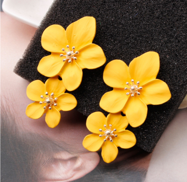 1 Pair Retro Flower Alloy Women's Drop Earrings display picture 4