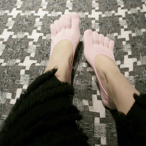 Cross-border new Japanese toe socks, women's shallow mouth invisible boat socks, cotton solid color dance yoga socks