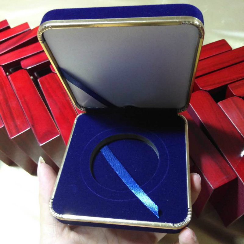 PU皮铁盒 绒布方形包装盒奖牌礼盒 金边钱币徽章盒订做胸针盒工厂