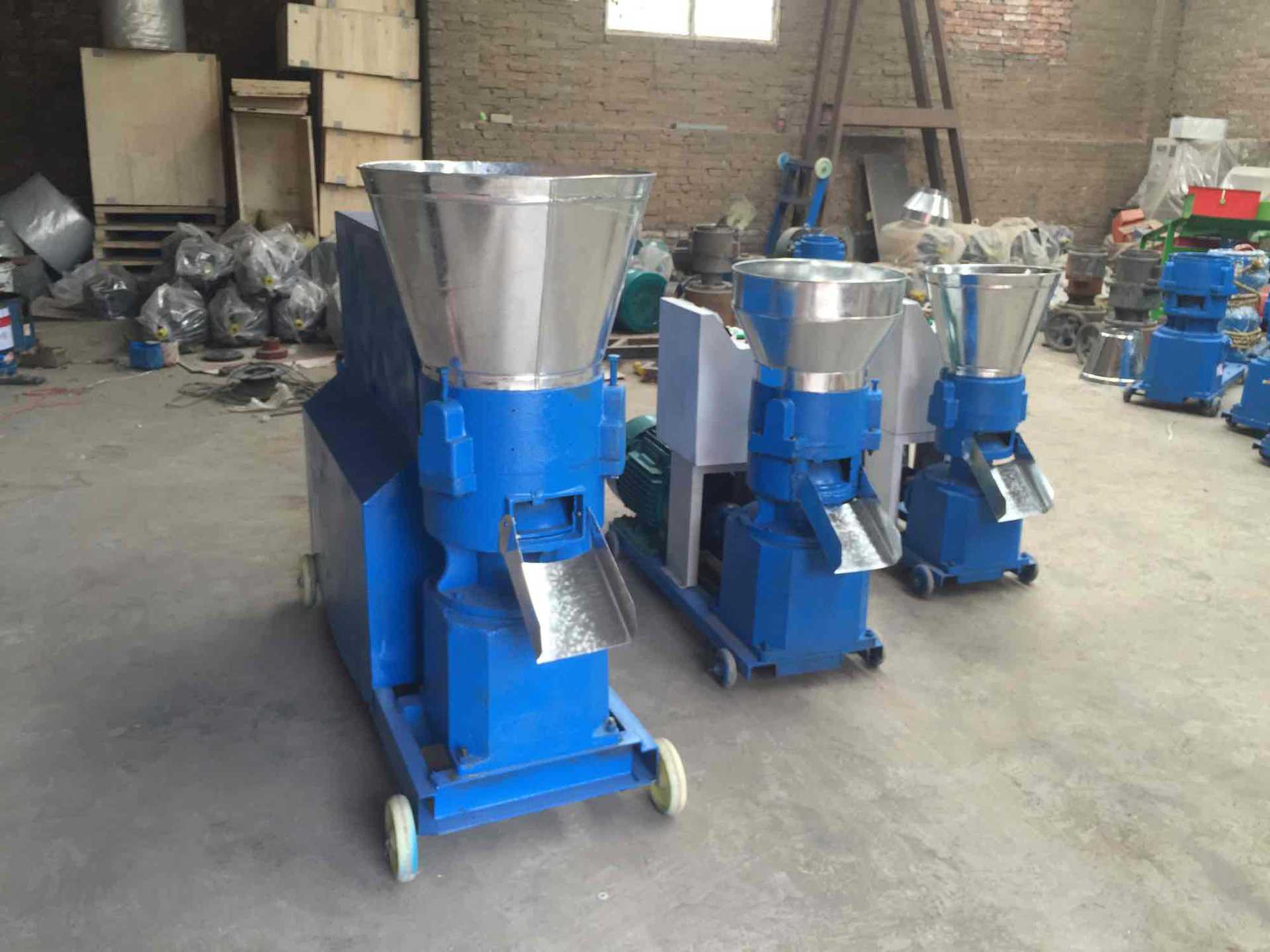 大型玉米秸秆颗粒饲料机牛羊养殖户饲料制粒机厂家