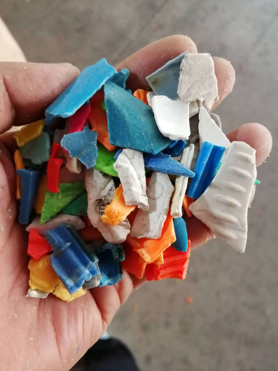 花色ABS粉碎料注塑级可回收再生环保环保料