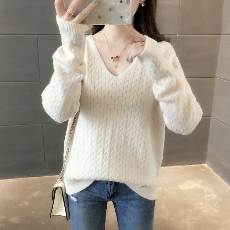 V-neck solid color twist knitted bottoming shirt