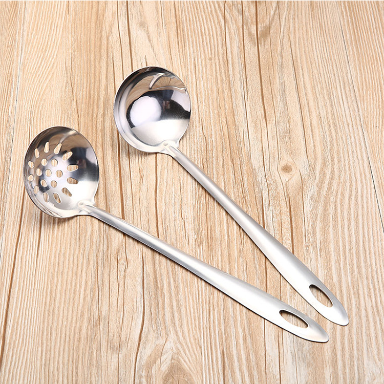 430 Stainless steel Leaky spoon Hot Pot Soup Ladle Kitchen Gadgets 7cm a soup spoon 2 yuan 5 yuan 10 Dollar Stores