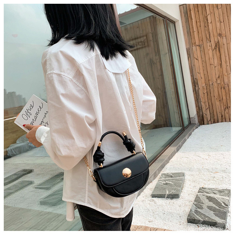 Mode Tragbare Single-shoulder-tasche Koreanische Herbst- Und Winter-messenger-satteltasche display picture 11